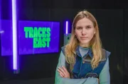 Die russische Journalistin Masha Borzunova zeigt, wie Künstliche Intelligenz zum Thema des Jahres 2025 wurde. Die russische Journalistin Masha Borzunova zeigt, wie Künstliche Intelligenz zum Thema des Jahres 2025 wurde.