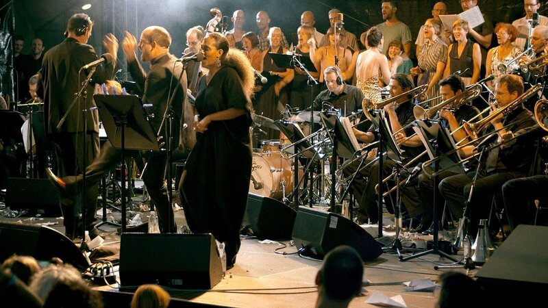 A Symphony of Noise – Matthew Herberts Revolution (D, 2021)