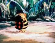 Gustav feiert seine Verlobung mit Emma und tanzt mit Frau Marienkäfer. Gustav feiert seine Verlobung mit Emma und tanzt mit Frau Marienkäfer.