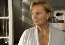 Manchmal ist die Ehe auch nicht das, was sie sein sollte: Hilde (Ruth Maria Kubitschek) hat Streit mit ihrem Mann.