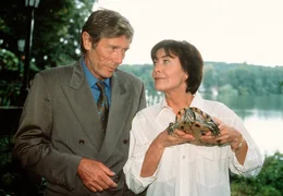 Paula (Thekla Carola Wied) und ihr Mann Kurt (Horst Janson) ziehen nicht an einem Strang.