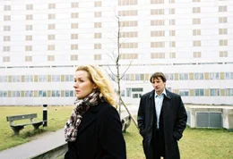 Petra Morz&eacute; (Eva), Andreas Patton (Tomasz).