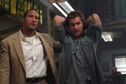 L-R: Beck (Dwayne 'The Rock' Johnson), Travis (Seann William Scott)