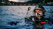 F&uuml;r einen Einsatz im Neckar m&uuml;ssen die Taucher der Berufsfeuerwehr Heidelberg regelm&auml;&szlig;ig trainieren.