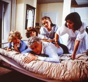 Tarek Helmy (Tom), Timmo Niesner (Markus), Julia Biedermann (Tanja), Thekla Carola Wied (Angi), Peter Weck (Werner Schumann).