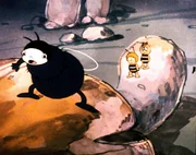 5. Fliege Marry ist vom vielen Eierlegen ganz ersch&ouml;pft.