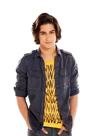 Beck Oliver (Avan Jogia) in VICTORIOUS on Nickelodeon. Beck Oliver (Avan Jogia) in VICTORIOUS on Nickelodeon.
