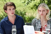 David Christopher Roth (Georg Kemmer), Nathalie Köbli (Lilly). David Christopher Roth (Georg Kemmer), Nathalie Köbli (Lilly).