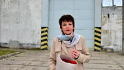 Karin (Katrin Sass) wird nach sechs Jahren Haft entlassen.