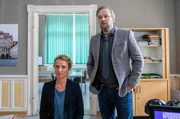 Staatsanw&auml;ltin Anne Konzak (Christina Gro&szlig;e) unterst&uuml;tzt Dr. Grimm (Stephan Grossmann) in seiner Ermittlung gegen Butsch.