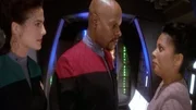 Jadzia Dax (Terry Farrell, l.), Benjamin 'Ben' Sisko (Avery Brooks, m.) und Kasidy Yates (Penny Johnson Jerald, r.)