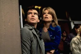 Harry Dalton (Pierce Brosnan), Rachel Wando (Linda Hamilton)