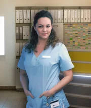 Ines Quermann als Ella Fink