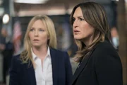 Kelli Giddish as Detective Amanda Rollins, Mariska Hargitay as Lieutenant Olivia Benson Kelli Giddish as Detective Amanda Rollins, Mariska Hargitay as Lieutenant Olivia Benson