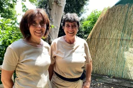 Deborah Ricciardi und Anna Giordano in ihrem Vogelschutzzentrum