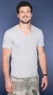 Das Experiment Traumfabrik: Mit der sogenannten "White Rabbit Methode" will Nate (Timothy Hutton) den fr&uuml;heren Charakter eines Gesch&auml;ftsf&uuml;hrers wieder herstellen. Dabei muss er in die Gedanken und Tr&auml;ume des Mannes eindringen...