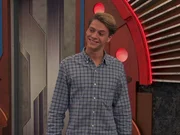 Henry Hart (Jace Norman)