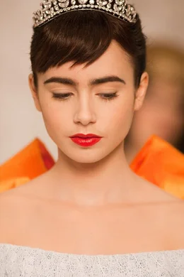 Snow White (Lily Collins)