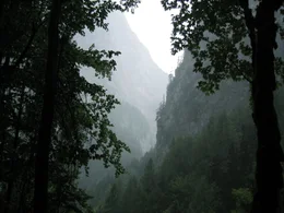 Universum: "Hallstatt - Ein Leben zwischen Fels und See", Die Hallstatt-Dachstein-Region - landschaftliche Idylle zwischen Fels und See und eine der &auml;ltesten Kulturlandschaften der Menschheit. Mit nachinszenierten Darstellungen und realen Naturaufnahmen l&auml;sst Regisseur Wolfgang Thaler (Buchmitarbeit: Alfred Komarek) diese faszinierende Region von der Hallstattzeit vor 2.500 Jahren bis in die Gegenwart lebendig werden.  SENDUNG: 3sat - DI - 24.10.2017 - 05:15 UHR. - Veroeffentlichung fuer Pressezwecke honorarfrei ausschliesslich im Zusammenhang mit oben genannter Sendung oder Veranstaltung des ORF bei Urhebernennung.  Foto: ORF/Adi Mayer Film/Wolfgang Thaler.  Anderweitige Verwendung honorarpflichtig und nur nach schriftlicher Genehmigung der ORF-Fotoredaktion.  Copyright: ORF, Wuerzburggasse 30, A-1136 Wien, Tel. +43-(0)1-87878-13606