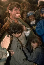 Der Vulkanologe Harry Dalton (Pierce Brosnan, M.) stellt fest, dass der Vulkan, an dessen Fu&szlig;e die Stadt Dante's Peak liegt, Aktivit&auml;t zeigt. Als die Verantwortlichen endlich evakuieren wollen, ist es bereits zu sp&auml;t und &uuml;ber die Stadt bricht ein Inferno herein ...