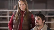 Amy (Amber Marshall) versucht den Afghanistan-Veteranen Bryce (Jesse Hutch) davon zu &uuml;berzeugen, sein Pferd nicht zu verkaufen.