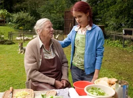 Seit dem Tod ihrer Mutter lebt die 13-j&auml;hrige Pik (Sidonie von Krosigk), die eigentlich Pauline hei&szlig;t, bei ihrer Oma Wischonka (Gudrun Okras), die eine Tierpension betreibt.