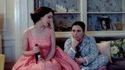 Miriam 'Midge' Maisel (Rachel Brosnahan, l.) und Susie Myerson (Alex Borstein, r.)