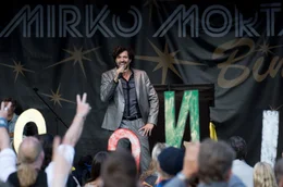 Schlagerstar Mirko Mortauk (Pasquale Aleardi).