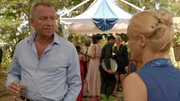 Sean PERTWEE (Malcolm Powell), Lucy DAVIS (Vicky Woodward).