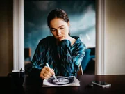 Mutter von Elsie (Verena Altenberger)