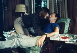 Frank (Roy Scheider) und seine Freundin Kate (Candy Clarke) genie&szlig;en ihr gemeinsames Gl&uuml;ck. Noch ahnen sie nicht, dass sie bald um ihr Leben bangen m&uuml;ssen.