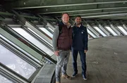 Tobias K&auml;mmerer (li.) mit Ben auf dem Europaturm.