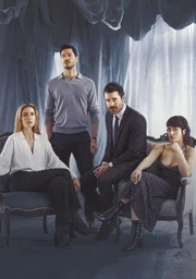 L-R: Evelyne Brochu als Lucile, &Eacute;ric Bruneau als Mathieu, Bruno Marcil als Paul-&Eacute;mile, Catherine Brunet als Judith