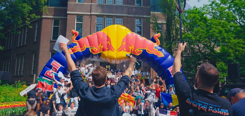 Das System Red Bull – Vom Energydrink zum Milliardenimperium (F, 2024)