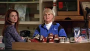 Monica (Roma Downey) mit Ziggy (Sharon Gless) Monica (Roma Downey) mit Ziggy (Sharon Gless)