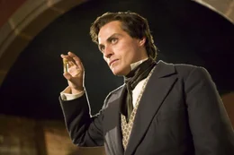 Graf Armand (Rufus Sewell) hat eine neue und h&ouml;chst gef&auml;hrliche Waffe entwickelt: Nitroglycerin.