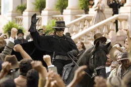 Don Alejandro de la Vega / Zorro(Antonio Banderas)