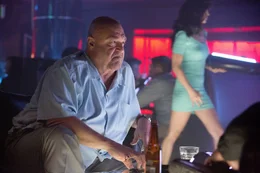 Wird Frank (John Goodman) dem skrupellosen Zocker Jim noch einmal Geld leihen und mitansehen, wie er sich zu Tode zockt?