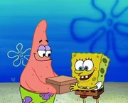 SpongeBob möchte wissen, was Patrick in seiner Schachtel aufbewahrt. Um das Geheimnis zu lüften, stiehlt er schliesslich die Schachtel. SpongeBob möchte wissen, was Patrick in seiner Schachtel aufbewahrt. Um das Geheimnis zu lüften, stiehlt er schliesslich die Schachtel.