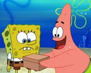 SpongeBob möchte zu gerne wissen, was Patrick in seiner Geheim-Schachtel aufbewahrt. SpongeBob möchte zu gerne wissen, was Patrick in seiner Geheim-Schachtel aufbewahrt.