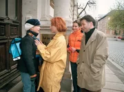 Jakob Heilmann (Karsten Kühn) geht zu den Thomanern. Mit Roland Heilmann (Thomas Rühmann), Pia Heilmann (Hendrikje Fitz) Alina Heilmann (Alissa Jung). Jakob Heilmann (Karsten Kühn) geht zu den Thomanern. Mit Roland Heilmann (Thomas Rühmann), Pia Heilmann (Hendrikje Fitz) Alina Heilmann (Alissa Jung).