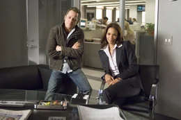 Miles Haley (Giovanni Ribisi) ist in Rowena Price (Halle Berry) verliebt. Er unterst&uuml;tzt sie, wo er nur kann. Als ehemaliger Kollege schleust Miles Rowena in eine Werbeagentur ein.