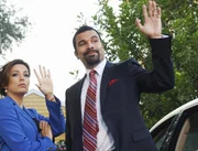 M&uuml;ssen sich mit ihrer Herkunft auseinandersetzten: Gabrielle (Eva Longoria, l.) und Carlos (Ricardo Antonio Chavira, r.) ...