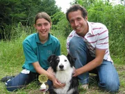 Willi Weitzel mit Verena und ihrem Hund Ginger. Beide wollen bei den Bayerischen Meisterschaften im Turnierhundesport in Die&szlig;en am Ammersee ihren Titel verteidigen.