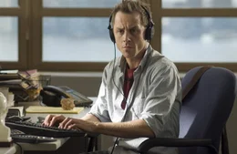 Auf der Suche nach Hinweisen zum Tod von Grace, einer Freundin seiner Kollegin Rowena Price, durchsucht der Technik-Freak Miles Haley (Giovanni Ribisi) als erstes die Emails der Toten und st&ouml;&szlig;t tats&auml;chlich auf einen Verd&auml;chtigen ...