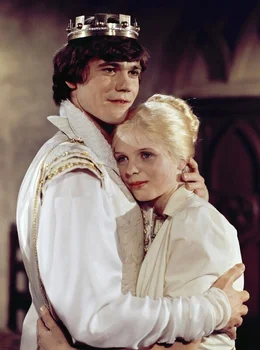 Sylvia Wolf als Rapunzel (r.), Dirk Sch&ouml;don als Prinz.
