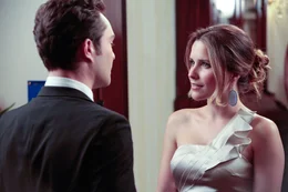 Jonny (Ed Westwick, l.) sucht das GEspr&auml;ch mit Chloe (Sophia Bush, r.). Er hast ihr etwas Wichtiges zu sagen.