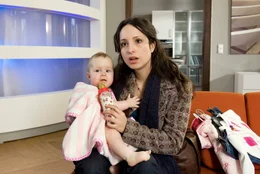 Kurt Schollwer (Fritz Wepper) und Christoph Baumgartner&acute;s (Francis Fulton-Smith) sind begeistert von der Bewerberin Andrea Paulsen (Stephanie Stumph) und wollen sie als Babysitterin engagieren, ohne zu wissen, dass sie die Mutter ist.