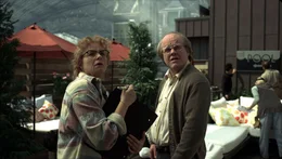 Hazel (Samantha Morton, l), Caden Cotard (Philip Seymour Hoffman, r)