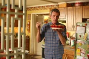 Mike (Neil Flynn)
